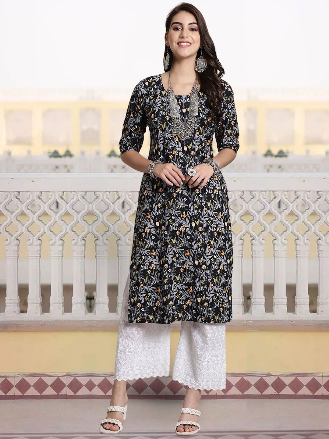 

7Threads Women Floral Printed Round Neck Straight Kurta, Black