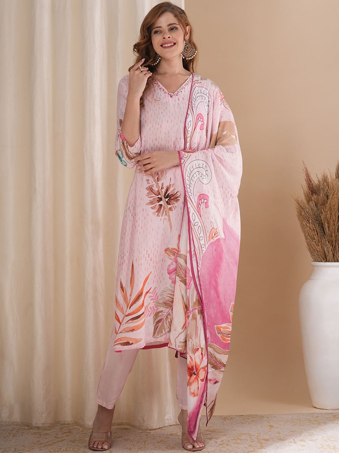 

FASHOR Floral Printed Straight Beads and Stones Kurta with Trousers & Dupatta, Pink