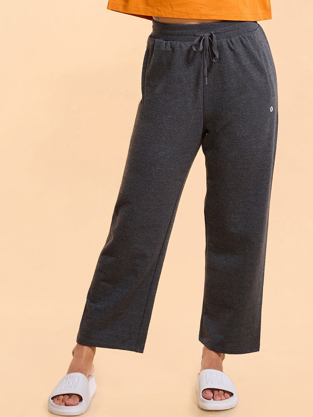 

Enamor Essentials Mid Rise Relaxed Fit Ankle Length Fur Back Cozy Pant-E405, Black