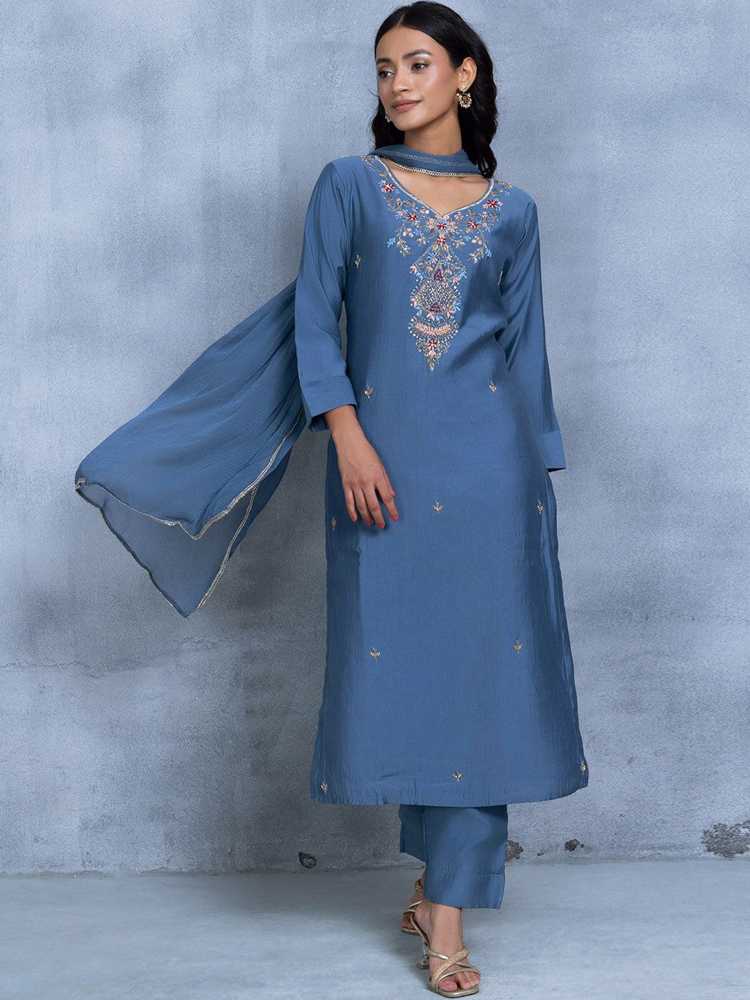 

Rang by Indya Women Floral Embroidered Regular Thread Work Kurta with Trousers & With Dupatta, Blue