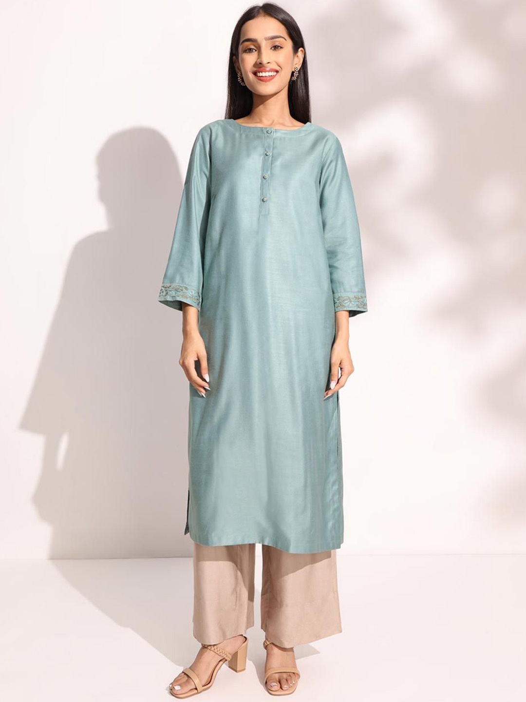 

Fabindia Round Neck Thread Work Straight Kurta, Turquoise blue