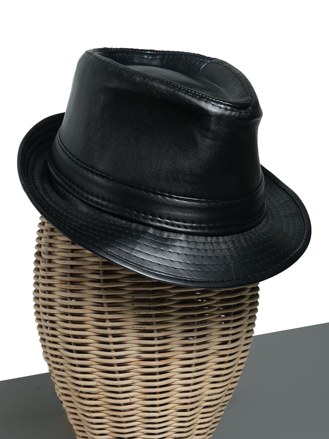 

CHOKORE Unisex Black Solid Fedora Hat