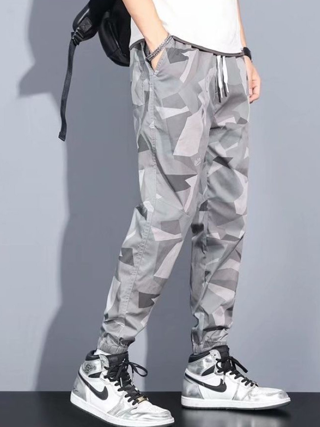 

StyleCast Men Camouflage Printed Jogger, Multi