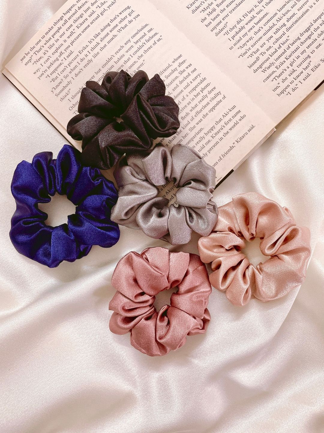 

Mueras Set Of 5 Satin Silk Scrunchies, Blue