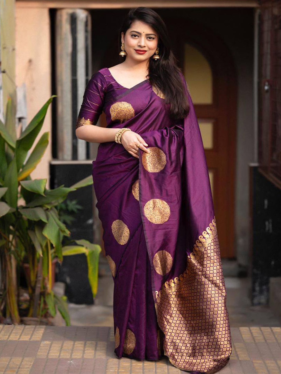 

ZIBLON Woven Design Zari Banarasi Saree, Purple