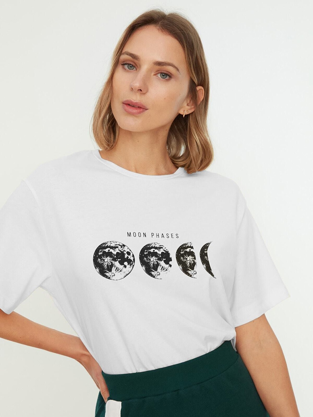 

Trendyol Women Printed Drop-Shoulder Sleeves T-shirt, Na