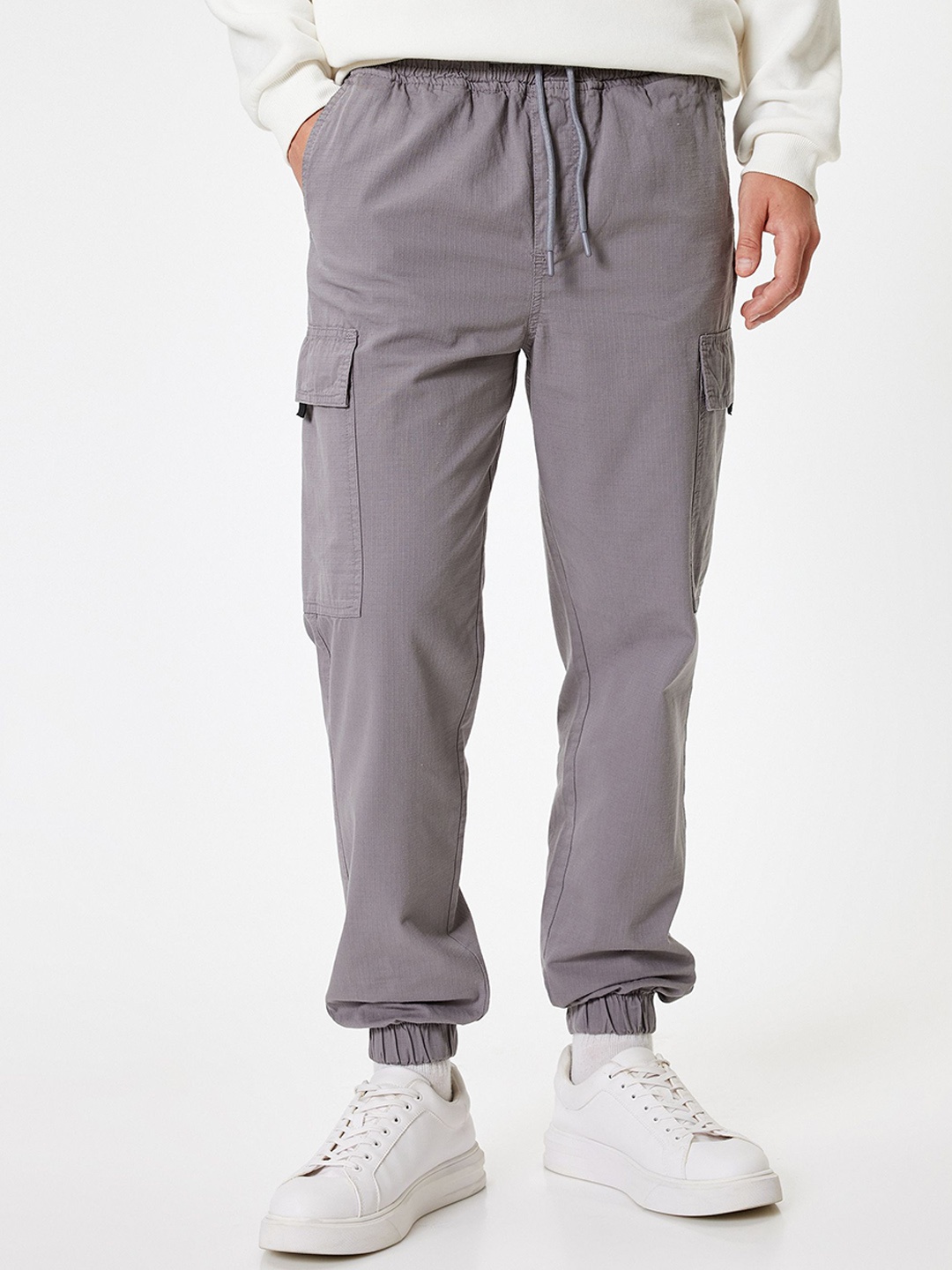 

Koton Men Mid-Rise Pure Cotton Cargos Trousers, Grey