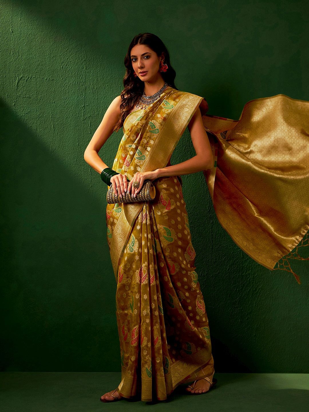 

SHADOW & SAINING Woven Design Zari Organza Banarasi Saree, Beige