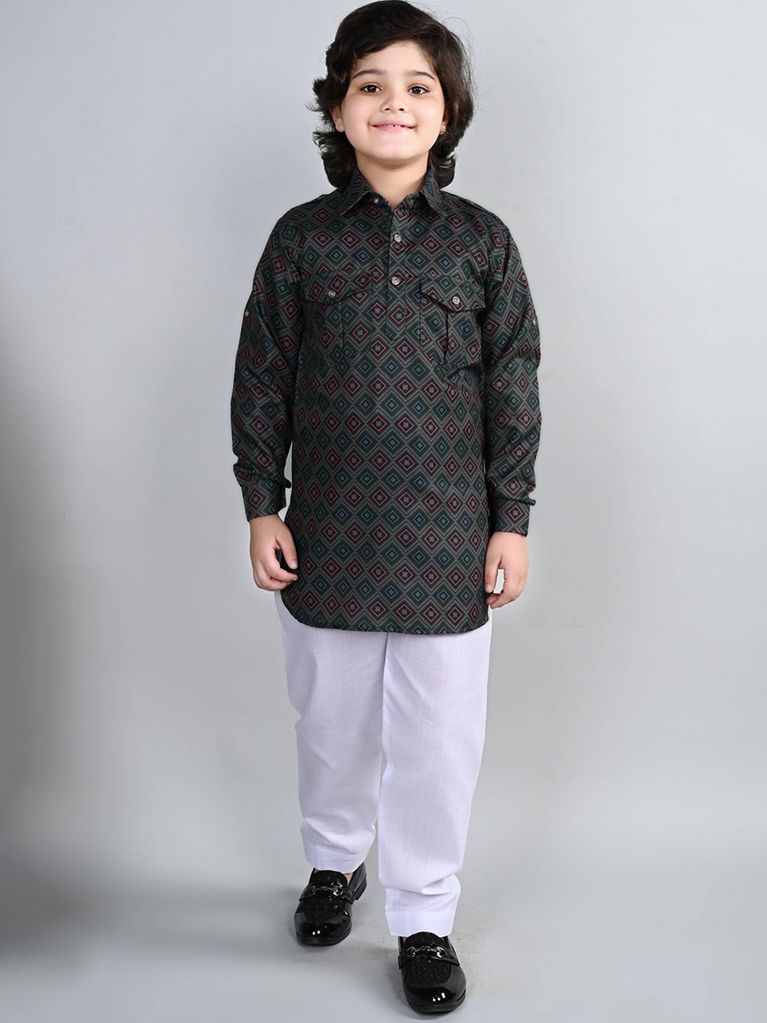 

ahhaaaa Boys Ethnic Motifs Printed Shirt Collar Pathani Kurta With Pyjama, Grey