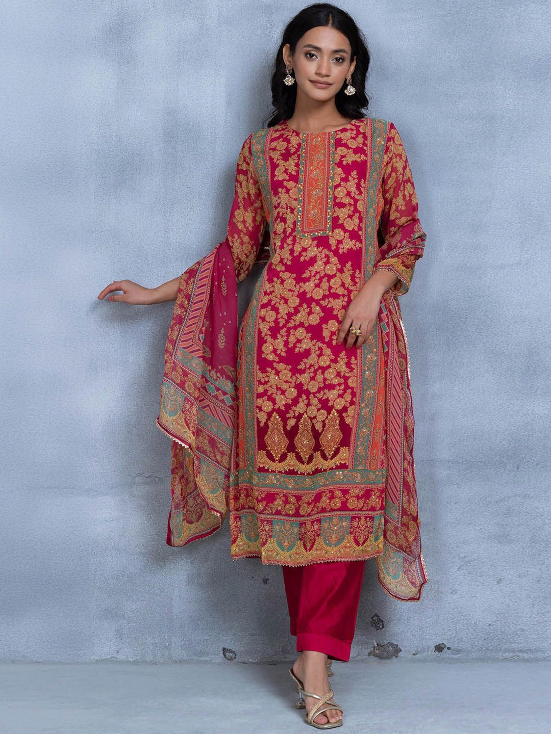 

Rang by Indya Floral Printed Sequinned Straight Kurta With Trousers & Dupatta, Pink
