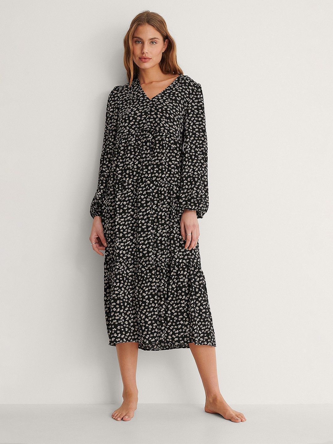 

Roadster Georgette Floral Calf Length A Line Dress, Black