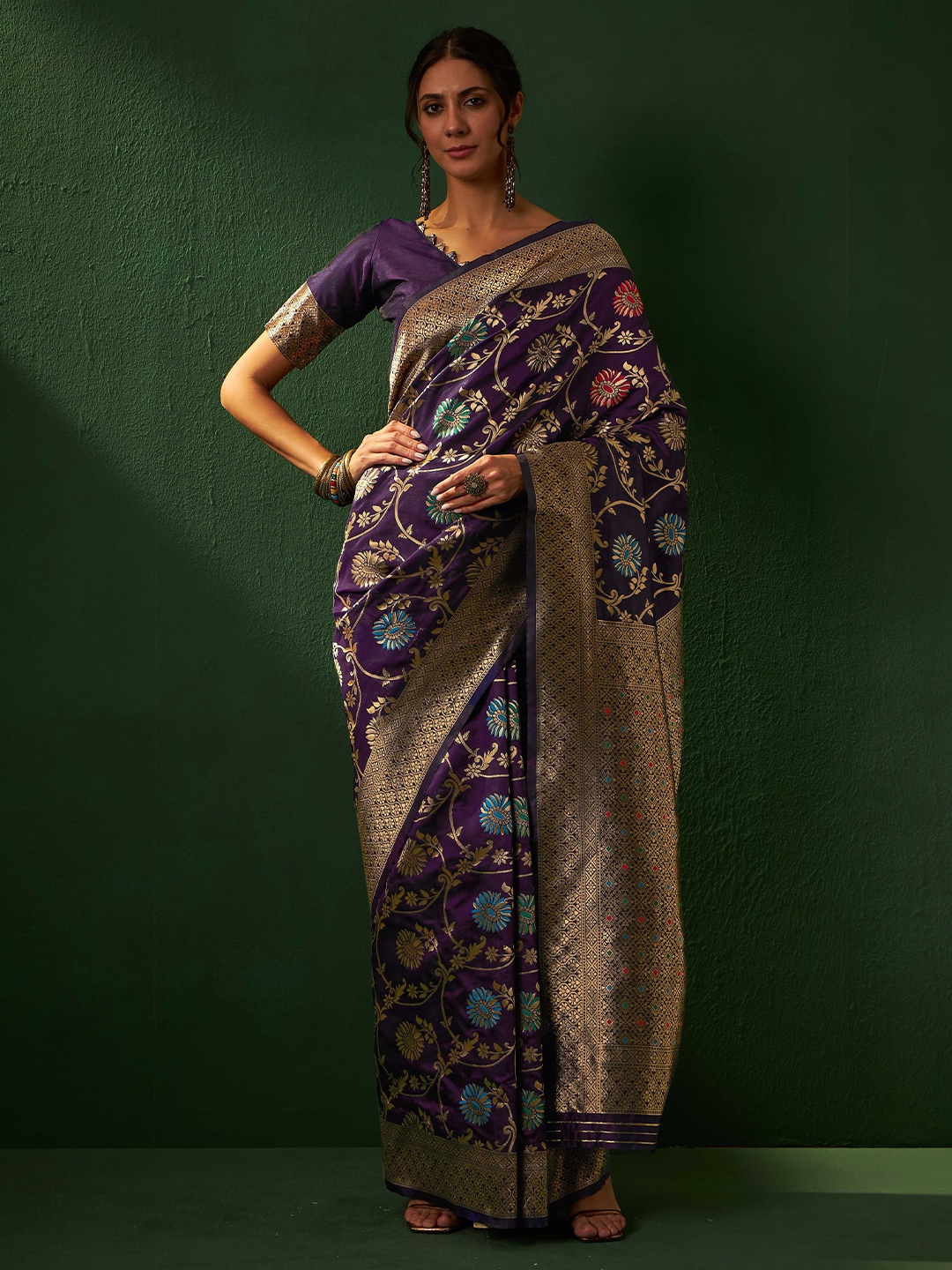 

SHADOW & SAINING Woven Design Zari Banarasi Saree, Burgundy