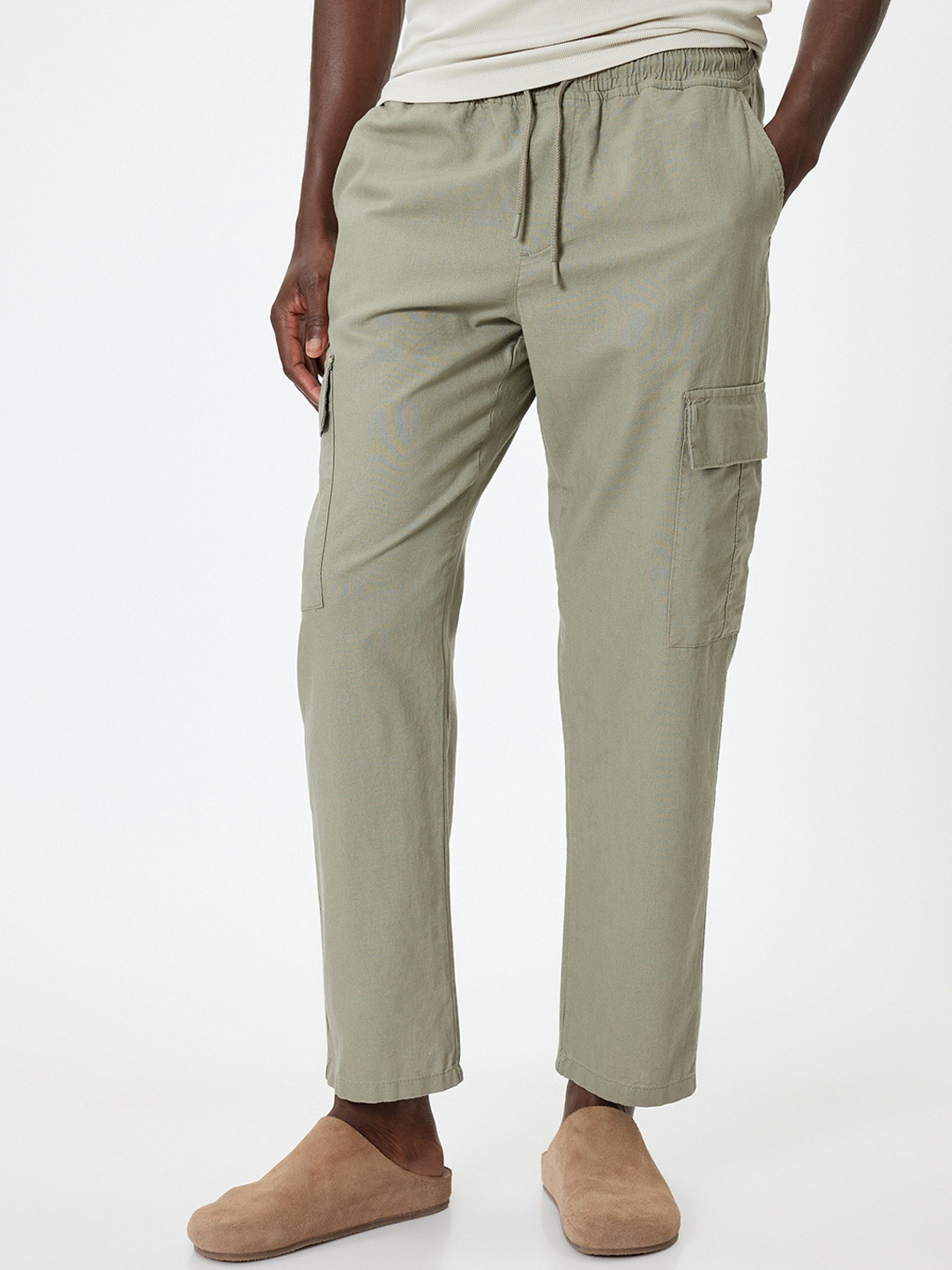 

Koton Men Mid-Rise Cargos Trousers, Khaki