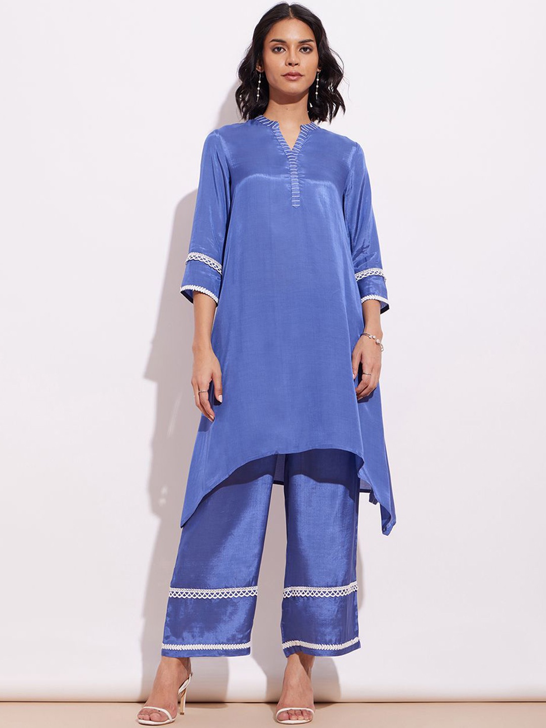 

Pink Fort Mandarin Collar A-Line Kurta with Trousers, Blue