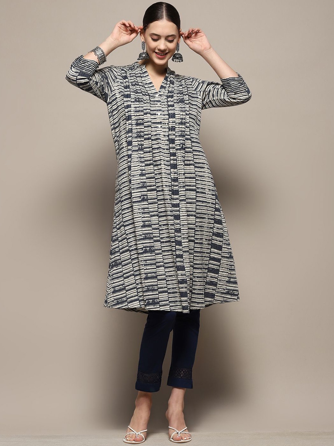 

Biba Geometric Printed Mandarin Collar Cotton A-Line Kurta, Blue