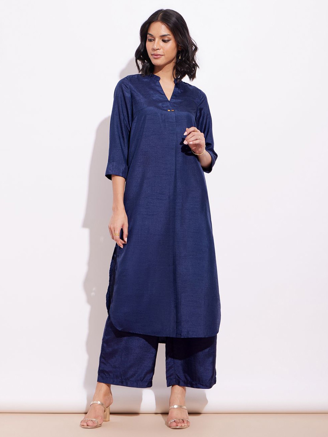 

Pink Fort Mandarin Collar Regular Kurta with Trouser, Blue