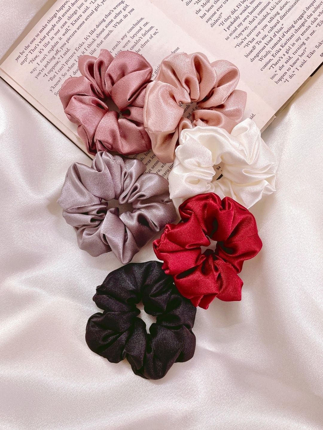 

Mueras Set of 6 Satin Silk Scrunchies, Black