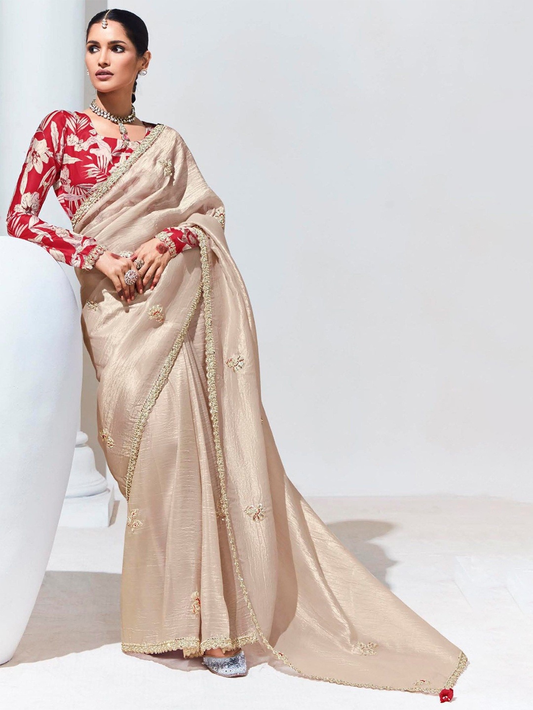 

MySilkLove Ethnic Motifs Zari Organza Saree, Cream