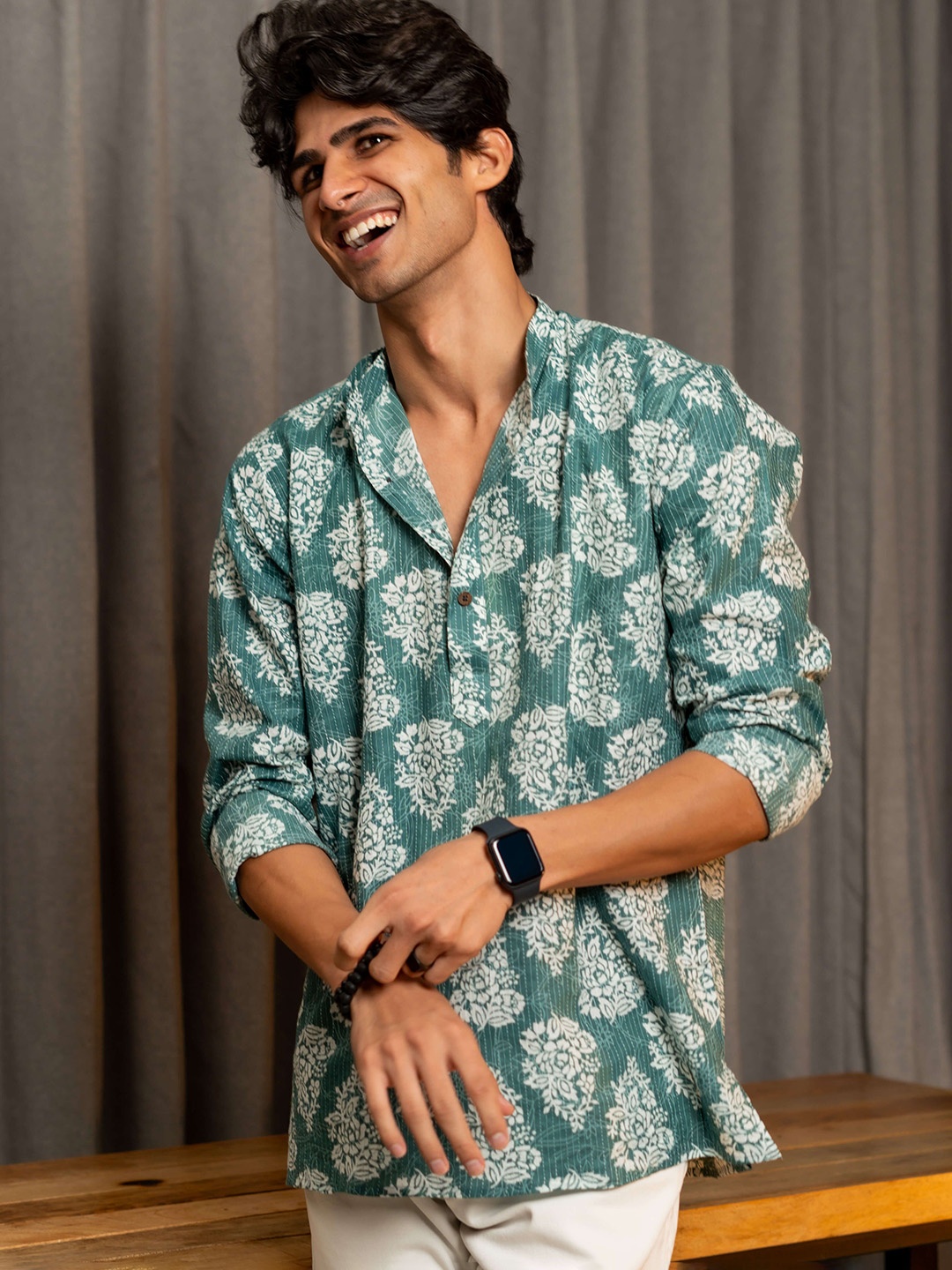 

Shasak Floral Printed Mandarin Collar Cotton Straight Kurta, Green