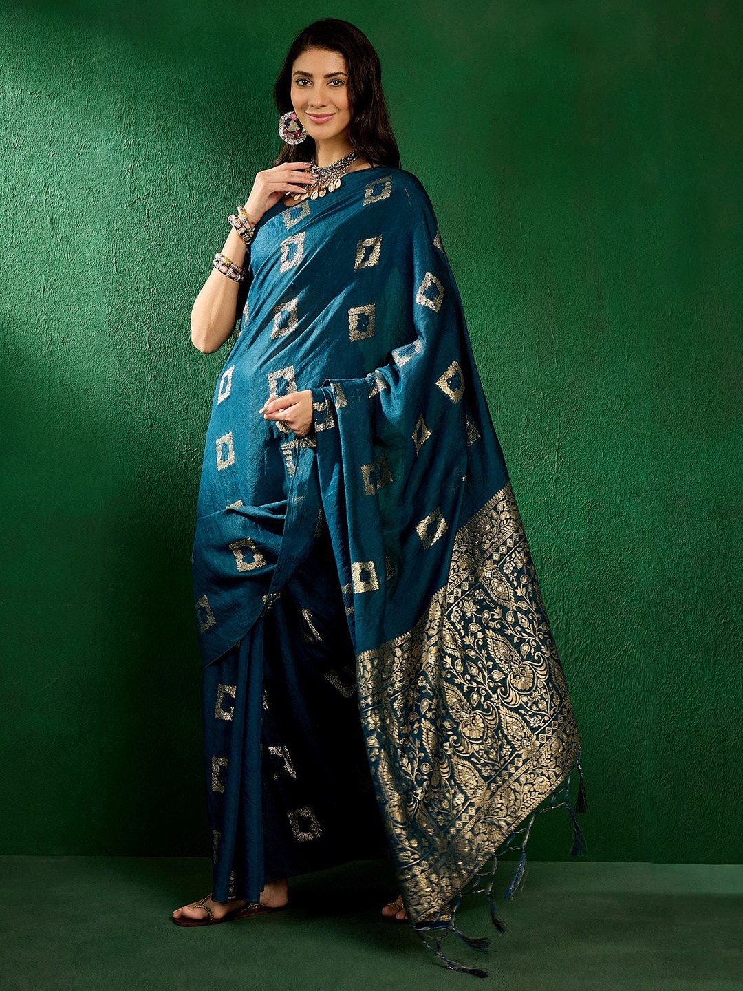 

SHADOW & SAINING Woven Design Zari Banarasi Saree, Teal