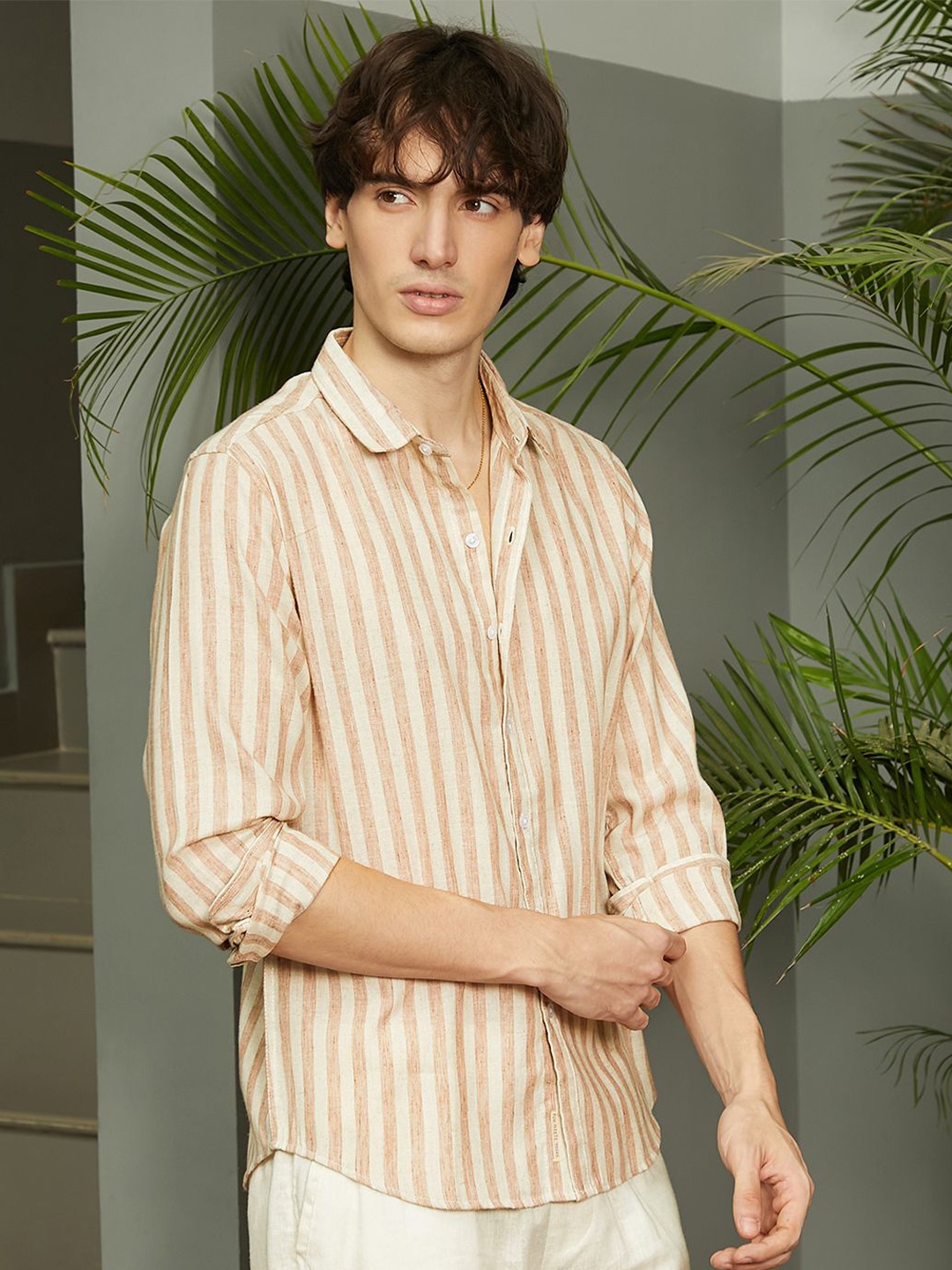

Campus Sutra Men Comfort Spread Collar Striped Polycotton Casual Shirt, White