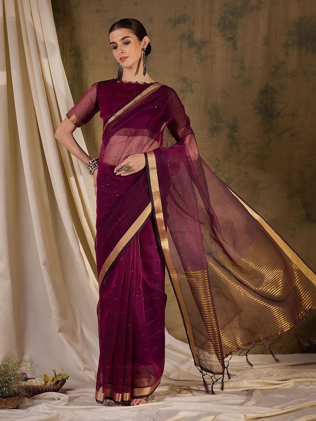 

SHADOW & SAINING Woven Design Zari Organza Banarasi Saree, Burgundy