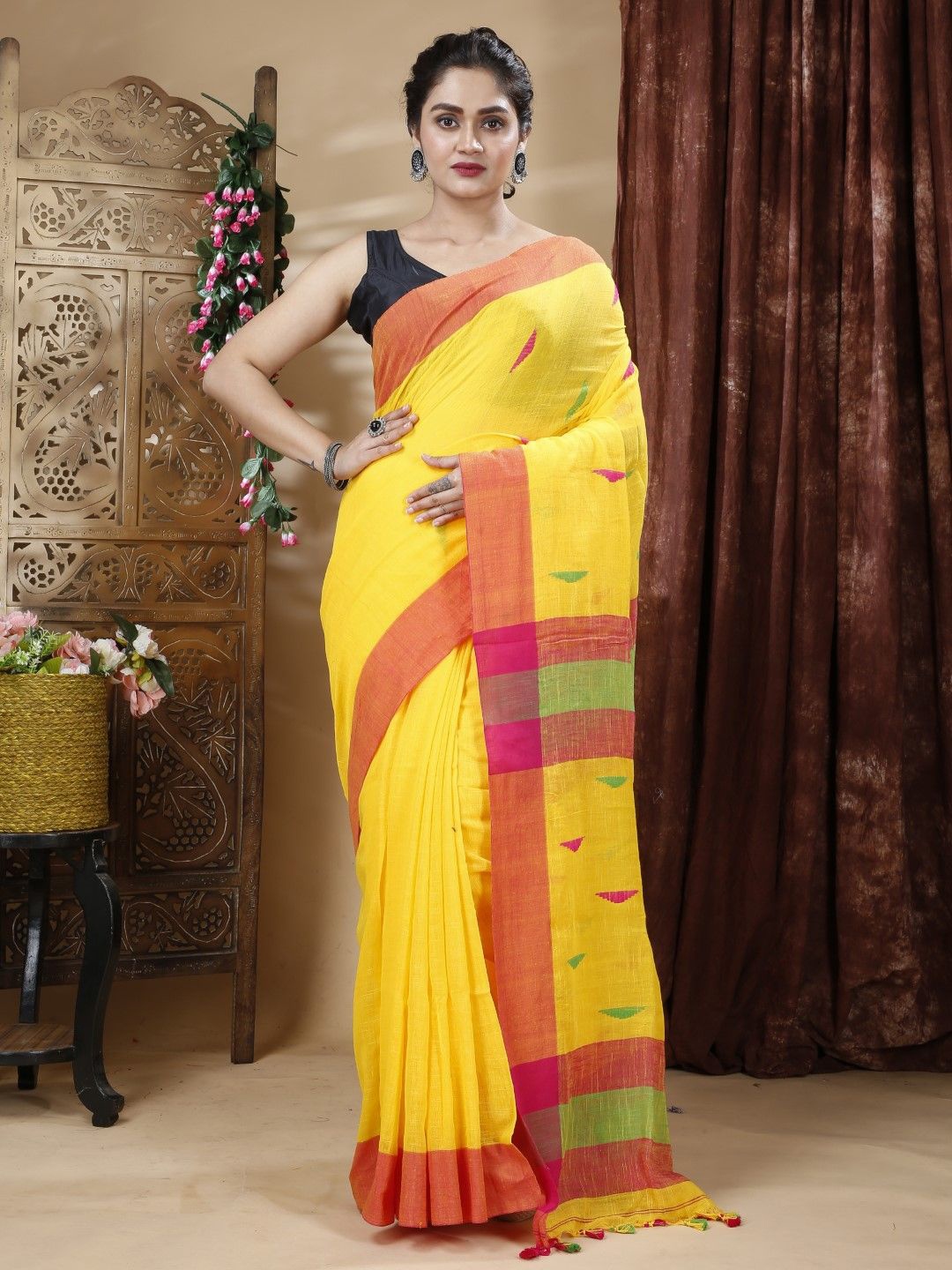 

Bong ButiQ Woven Design Pure Cotton Khadi Saree, Yellow