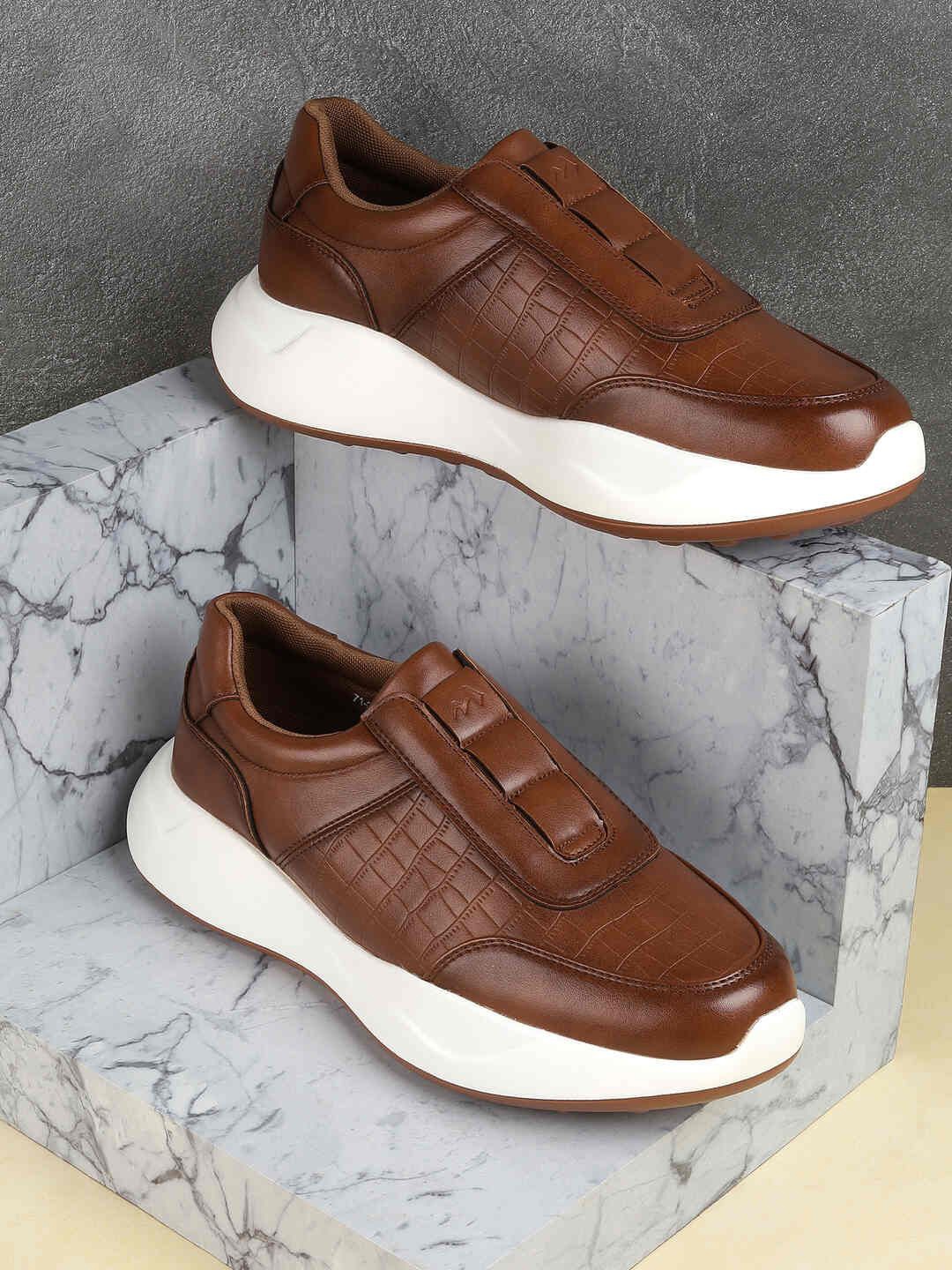 

Metro Men Textured Round Toe Sneakers, Brown