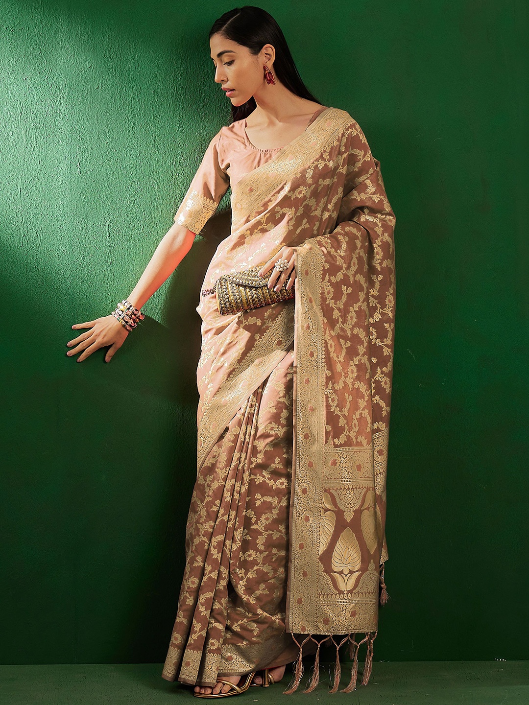 

SHADOW & SAINING Woven Design Zari Banarasi Saree, Cream