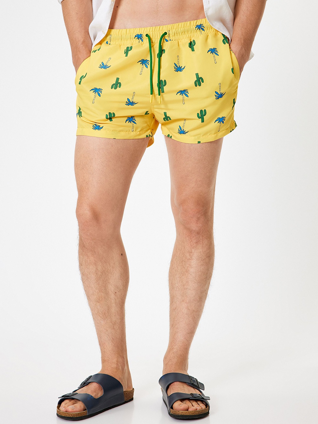 

Koton Printed Mid Rise Shorts, Yellow