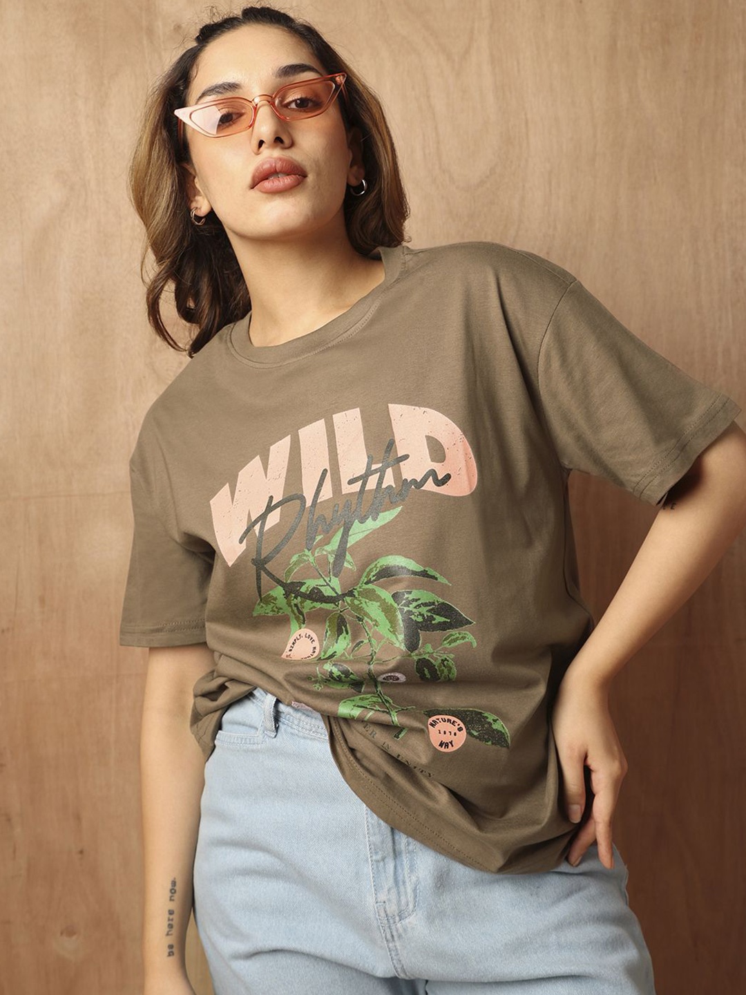 

The Roadster Lifestyle Co. Women Floral Printed Round Neck Cotton Oversized T-Shirt, Coffee brown
