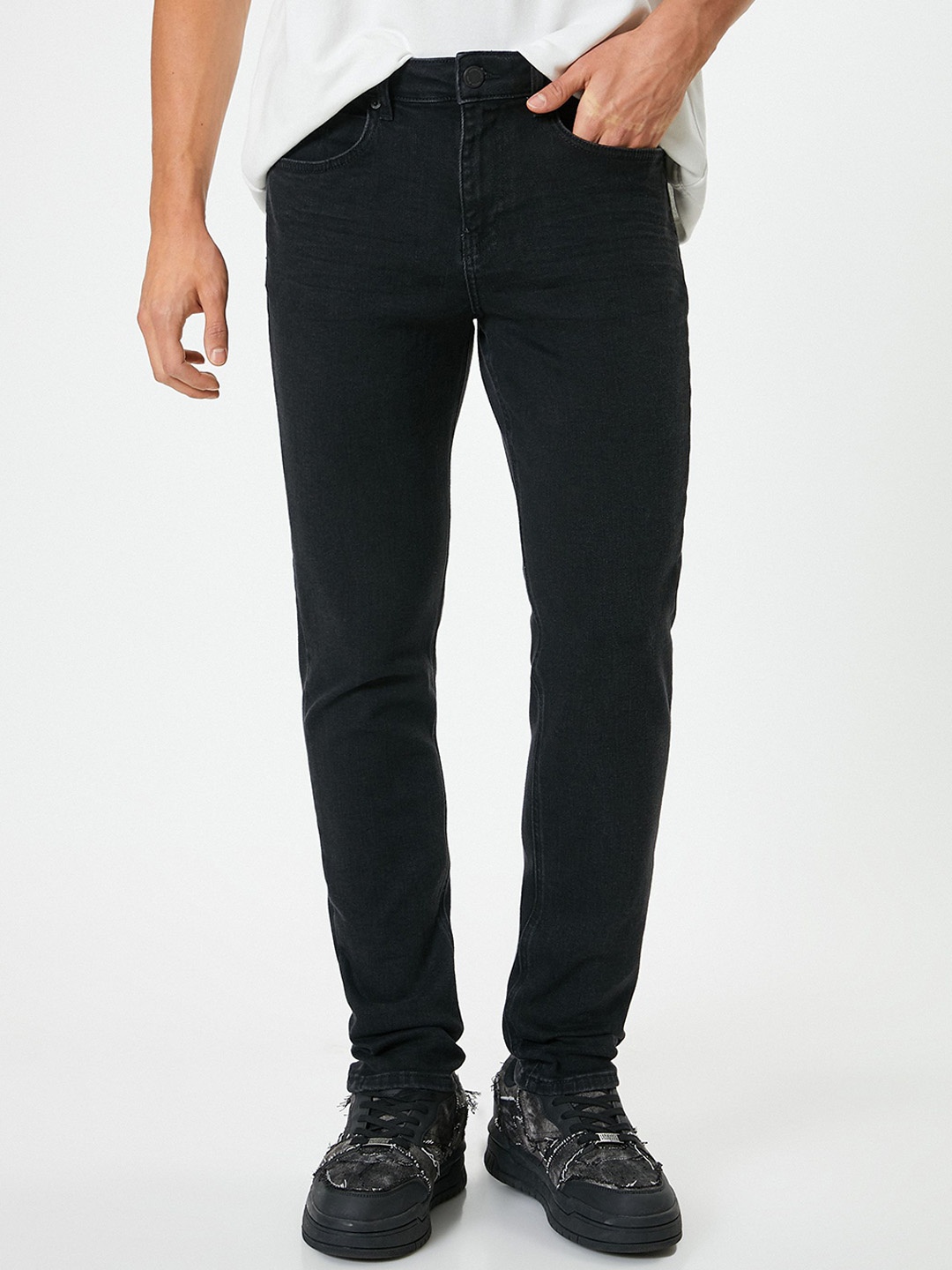 

Koton Men Slim Fit Mid Rise Trousers, Black
