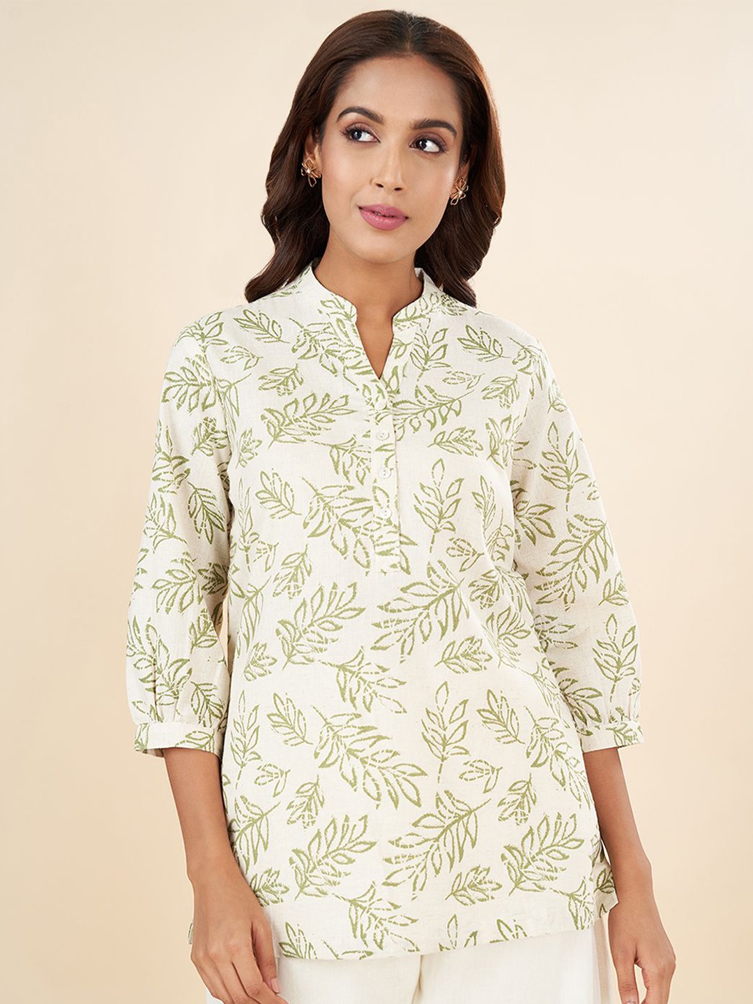 

AKKRITI BY PANTALOONS Mandarin Collar Printed Tunic, White