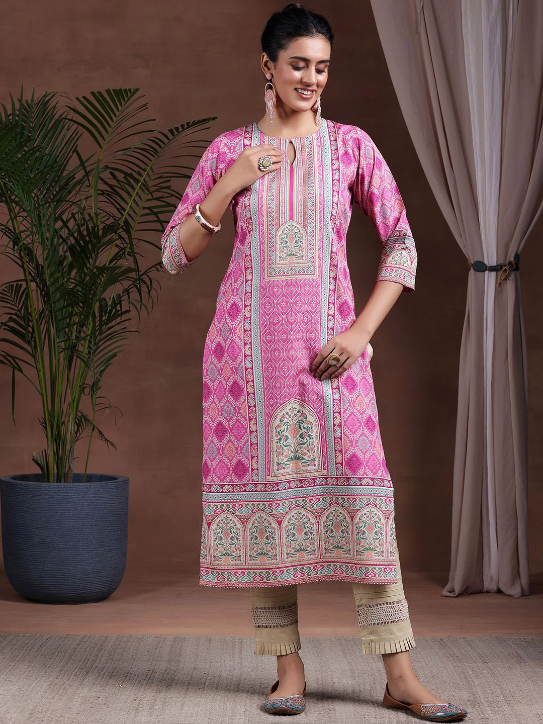 

Libas Ethnic Motifs Printed Keyhole Neck Crepe Straight Kurta, Pink