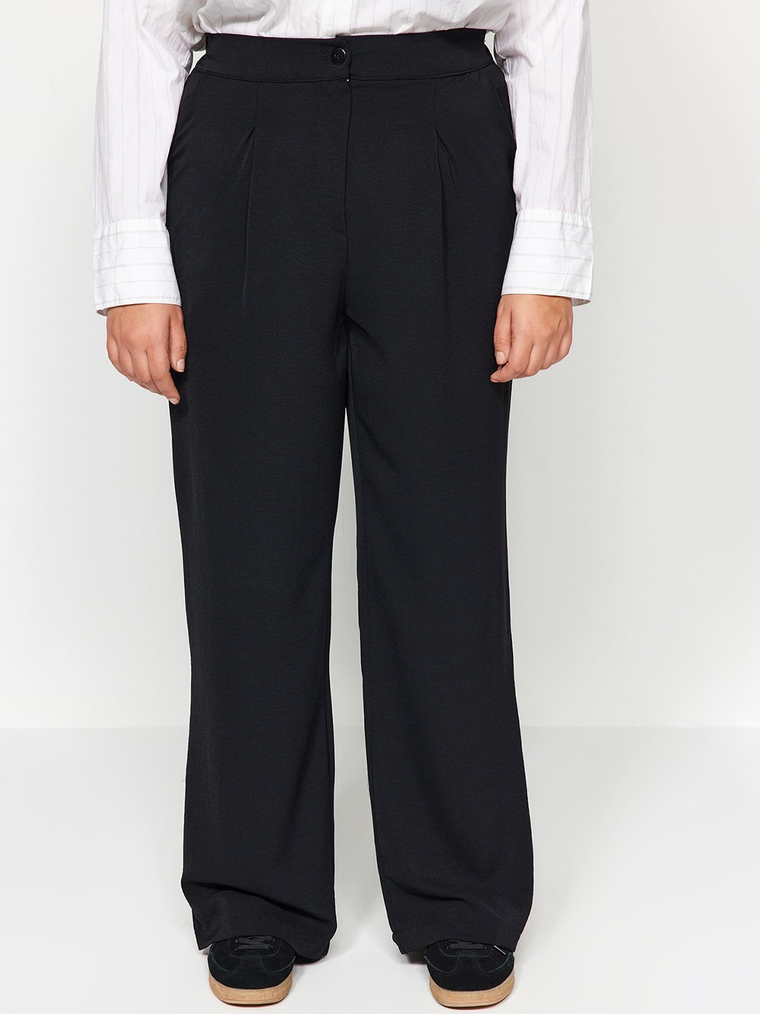 

Trendyol Women Trousers, Na