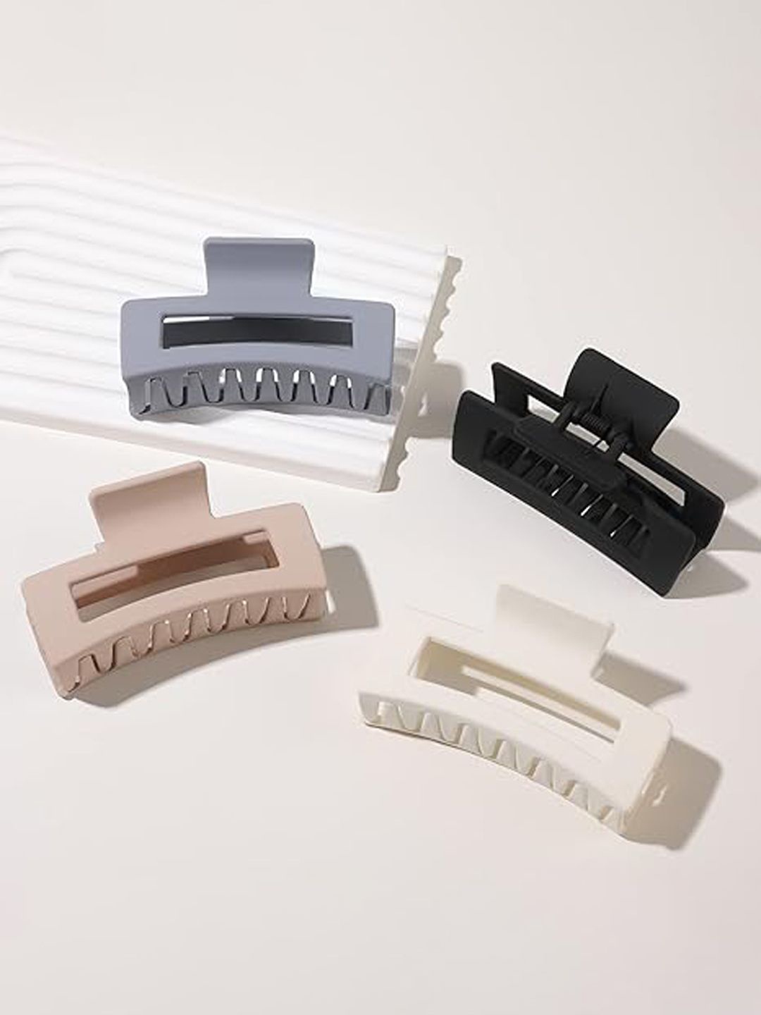 

Softwrap Women 4 Pieces Claw Clips, White