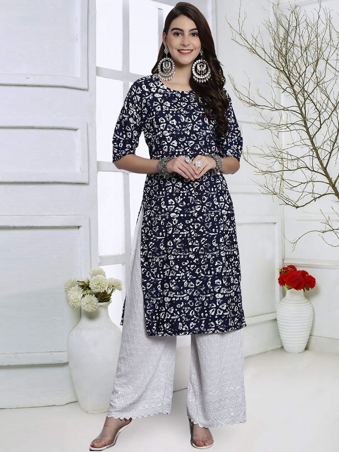 

7Threads Floral Printed Round Neck Straight Kurta, Navy blue