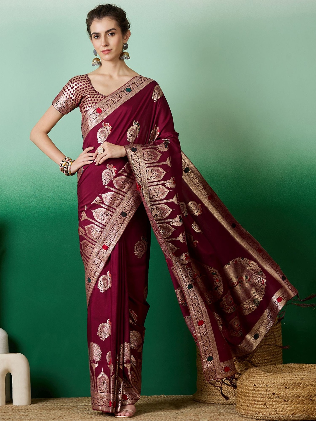 

SHADOW & SAINING Woven Design Zari Silk Blend Banarasi Saree, Maroon