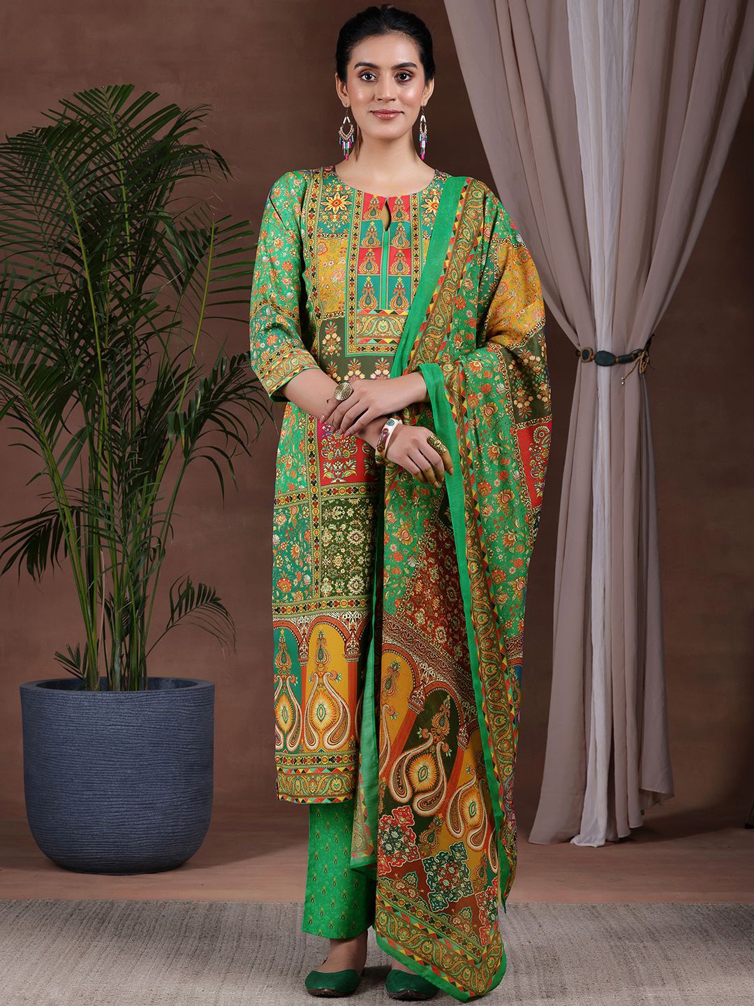 

Libas Floral Printed Kurta with Trousers & Dupatta, Green