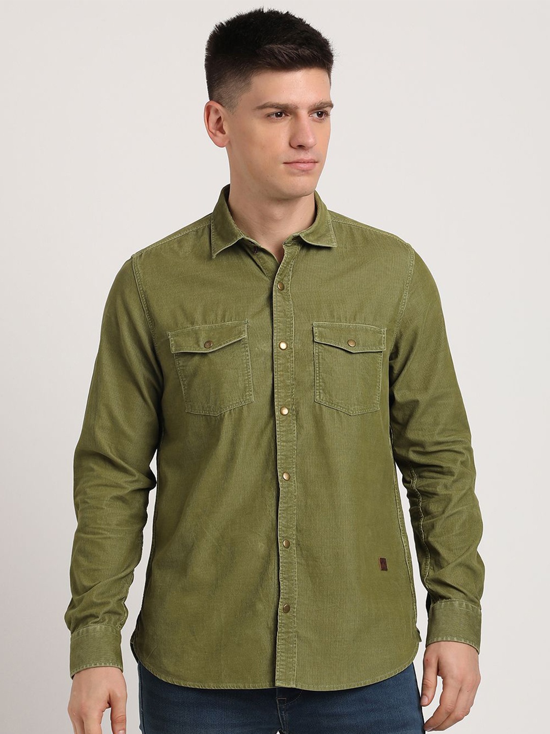 

Turtle Men Relaxed Spread Collar Solid Cotton Slim Fit Pure Cotton Casual Shirt, Green