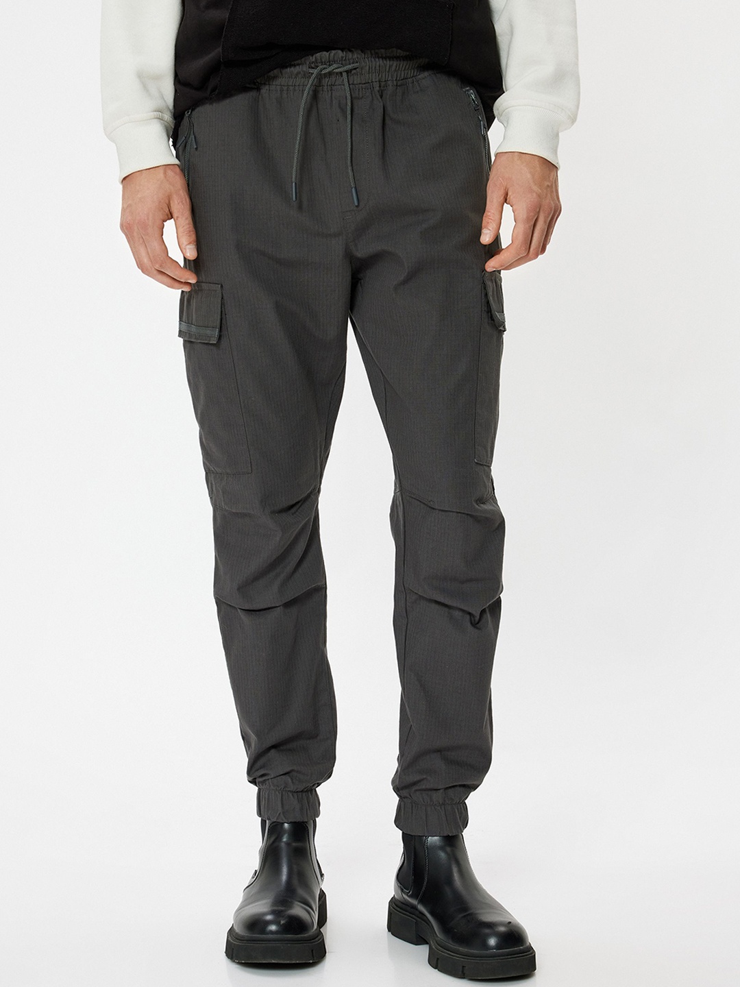 

Koton Men Regular Fit Mid-Rise Cotton Cargos Trousers, Grey