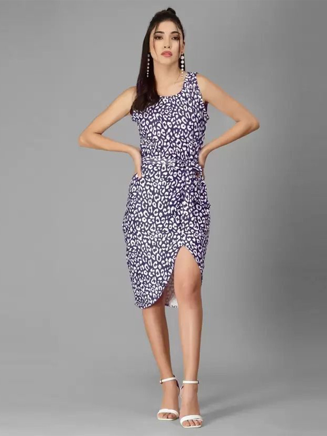 

Urban Komfort Round Neck Abstract Sheath Dress, Blue