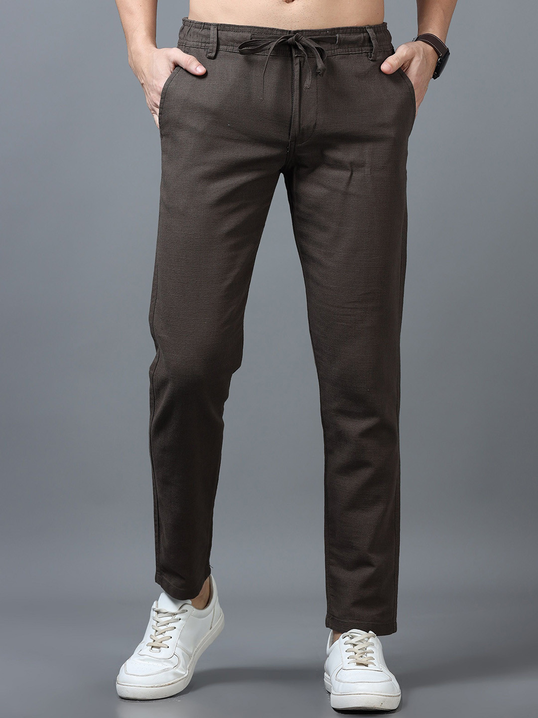 

Reslag Men Mid-Rise Trousers, Coffee brown