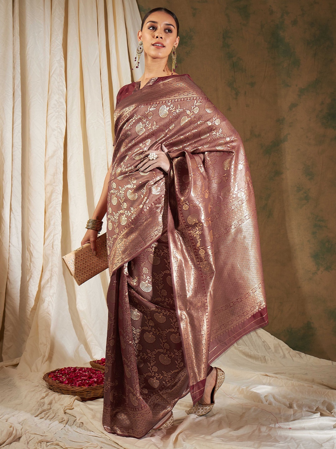

SHADOW & SAINING Woven Design Zari Banarasi Saree, Maroon