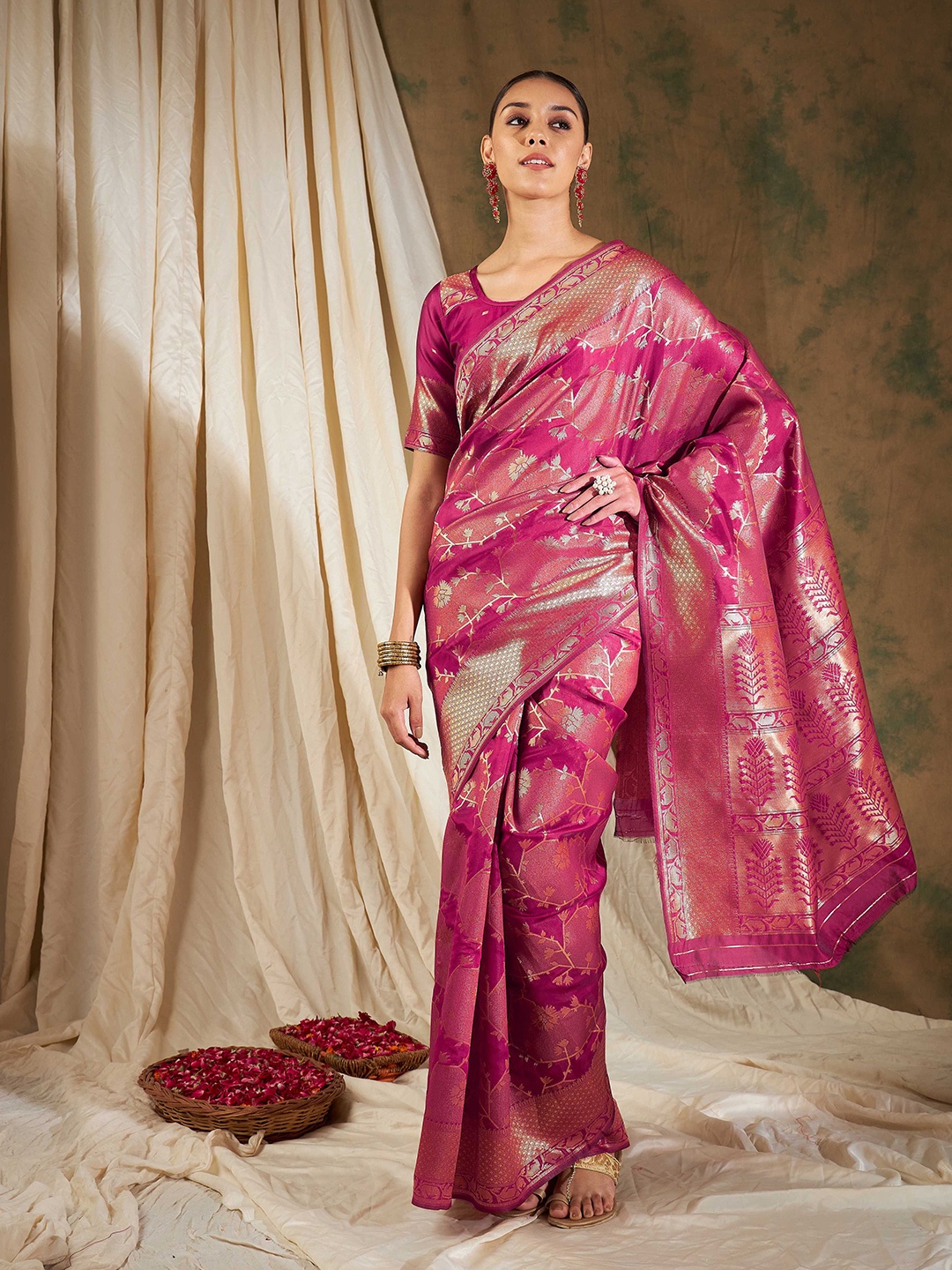 

SHADOW & SAINING Woven Design Zari Silk Blend Banarasi Saree, Pink