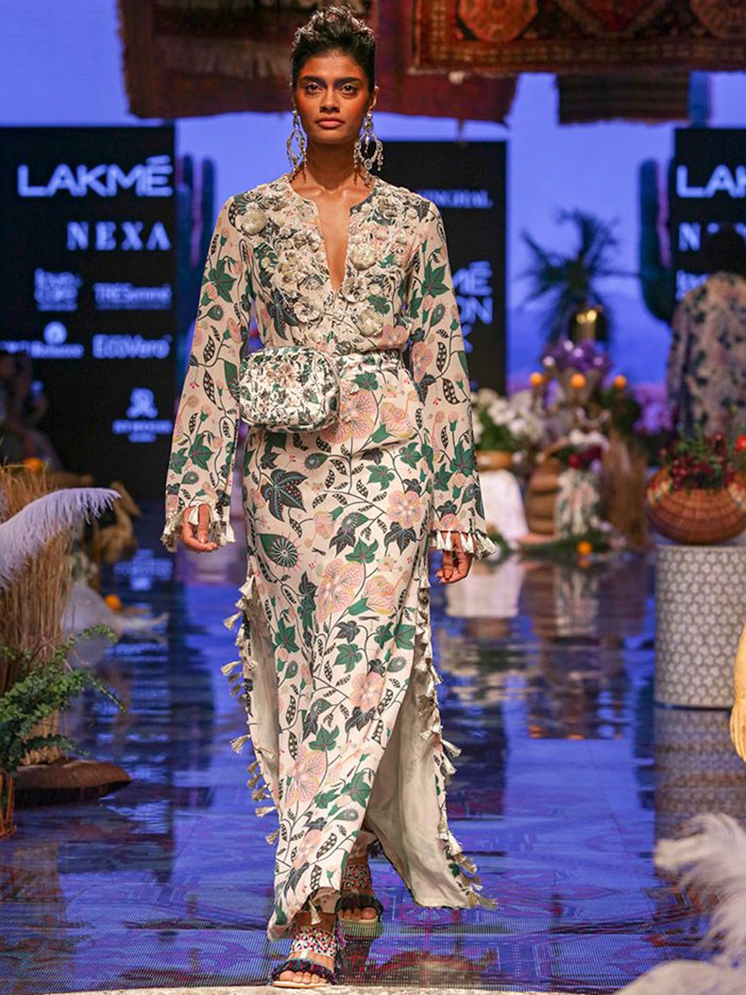 

Payal Singhal Floral Printed Regular Georgette Straight Kurta with Trousers, White
