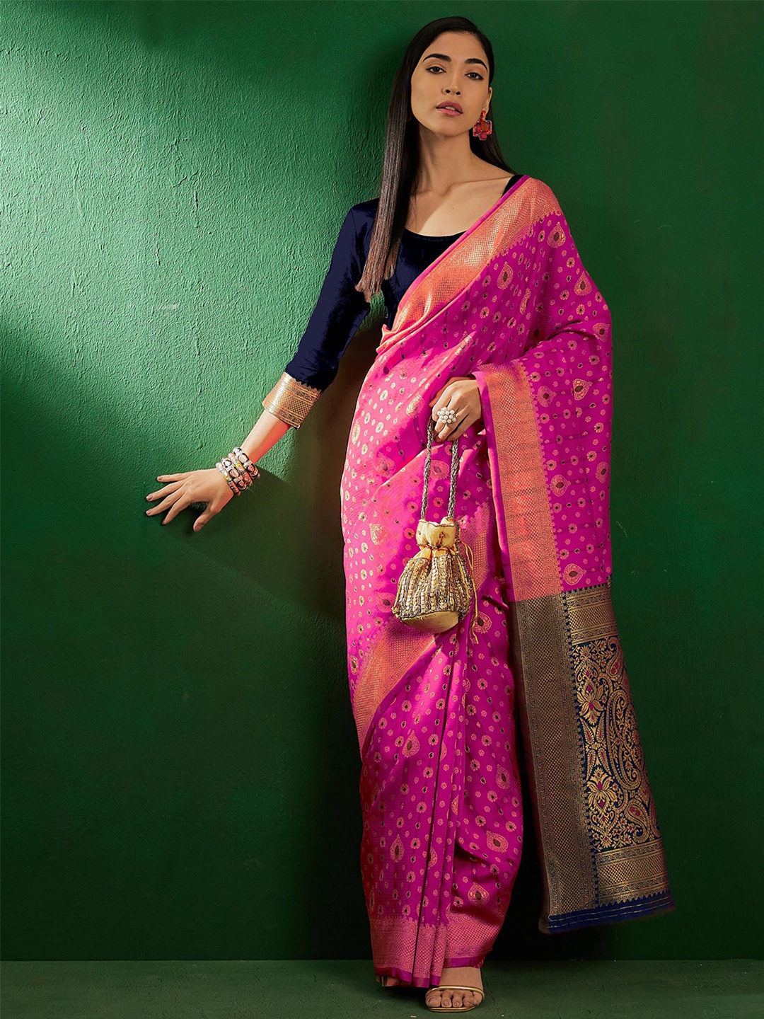 

SHADOW & SAINING Woven Design Zari Banarasi Saree, Pink