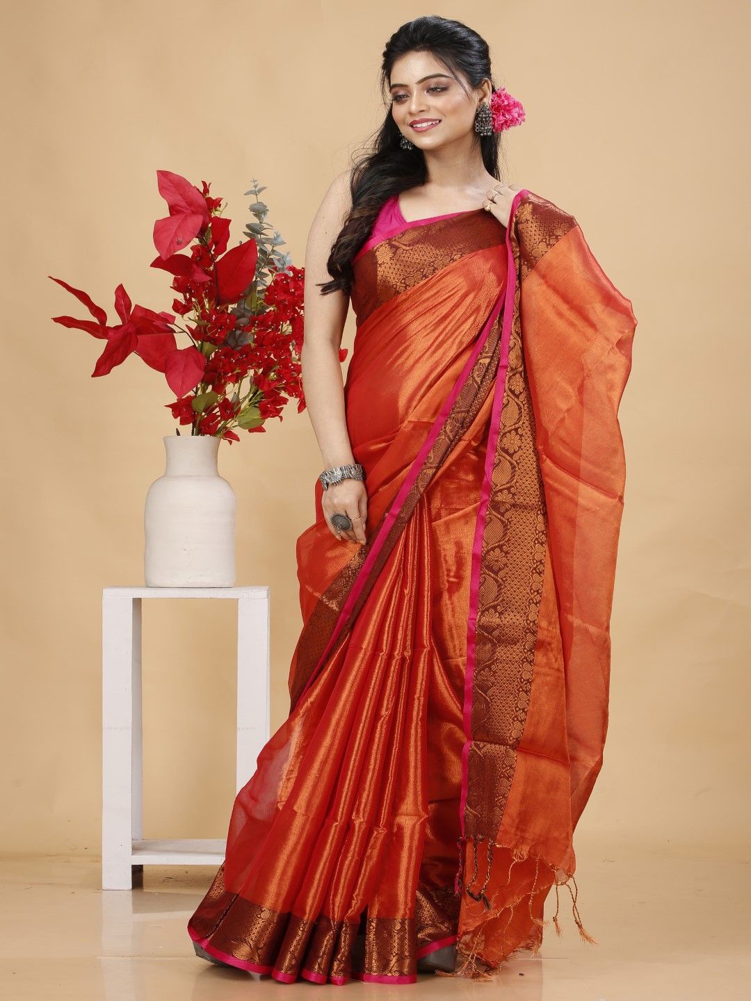

Bong ButiQ Zari Tissue Taant Saree, Orange