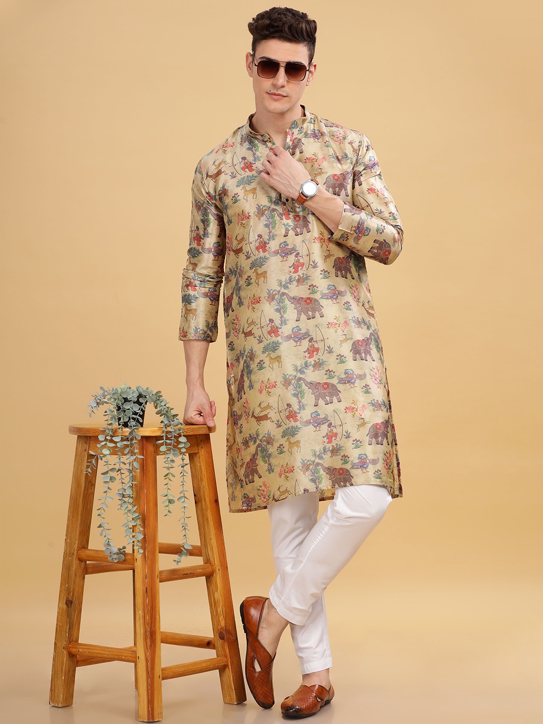 

Anouk Cream-Coloured Animal Floral Printed Mandarin Collar Straight Kurta