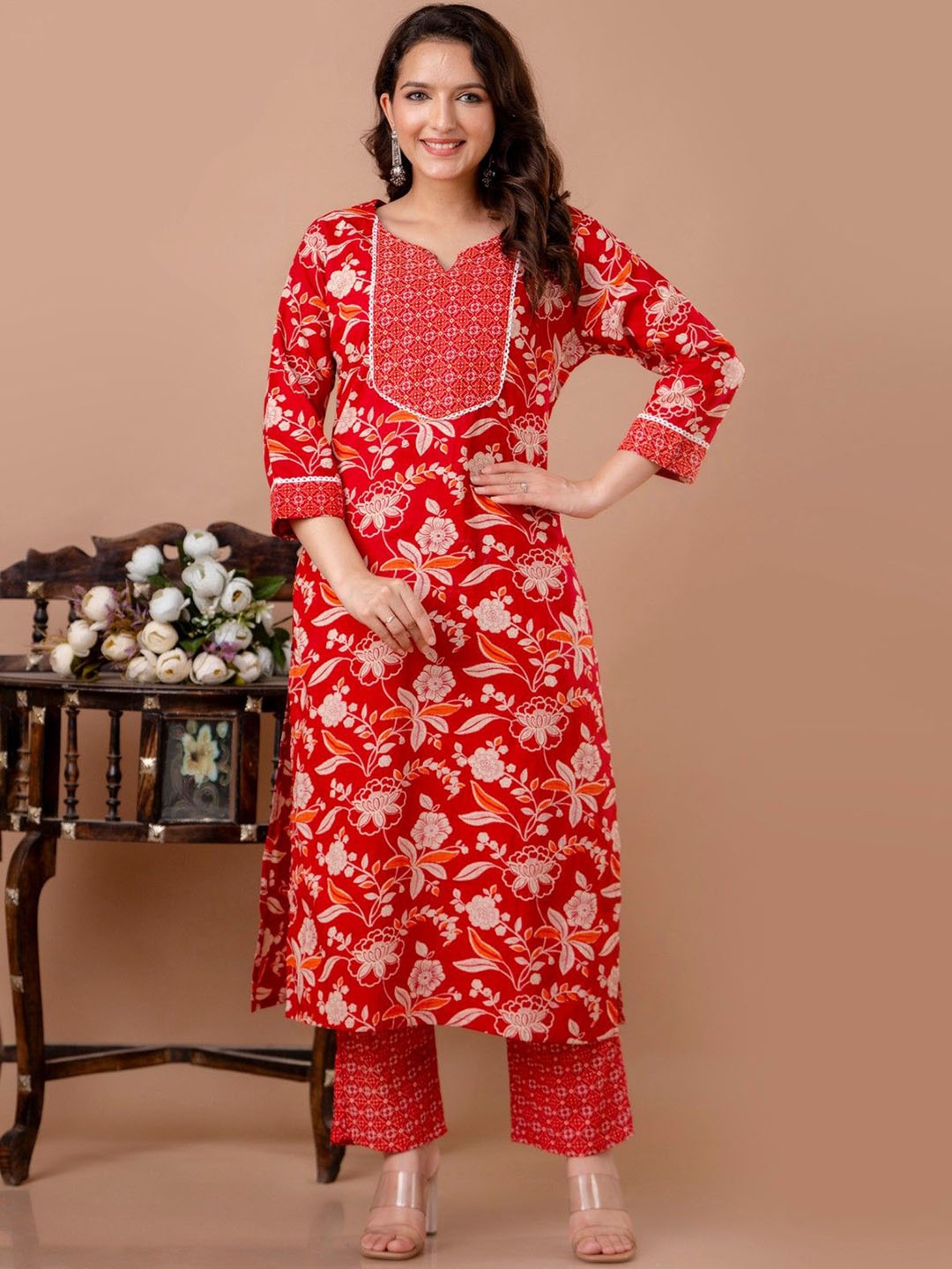 

Veshviti Floral Printed Sweetheart Neck Pure Cotton Straight Kurta With Trousers, Red